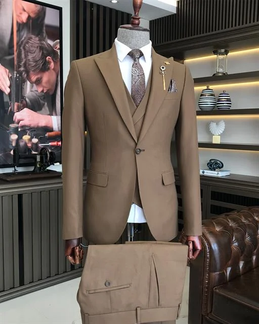 ITALIAN FIT MEN'S BROWN SUIT BY ITALIAN VEGA® (3-Piece)