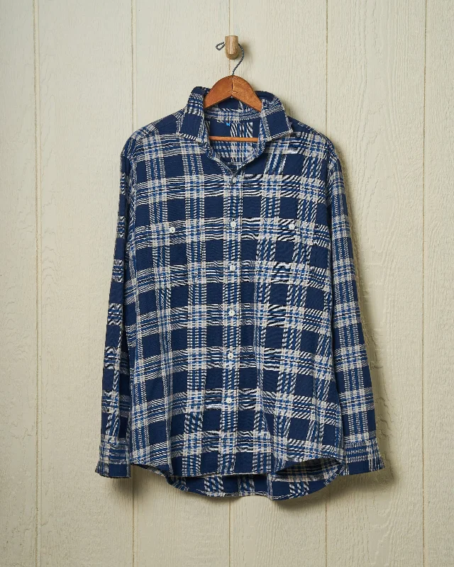 Men's Skinny-Fit Shirts for a Trendy LookFlannel Chore Shirt in Weathered Navy Plaid