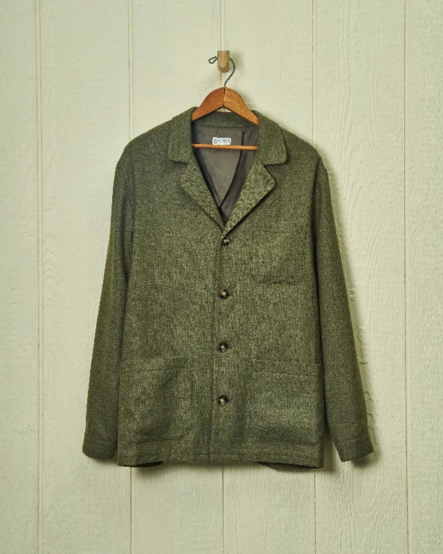 Men's Timeless Dress Shirts for Enduring StyleLambswool Loafer Jacket in Olive Herringbone