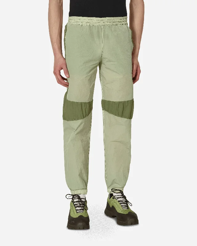 Men's Jeans with Functional PocketsIs Pants Green