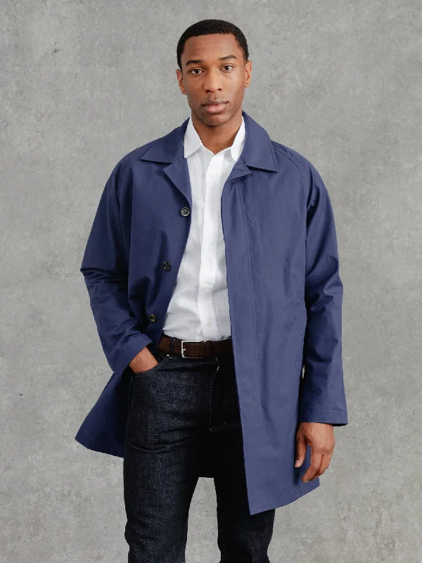 Men's Coats with LiningThe Ventile® Raglan Raincoat - French Navy