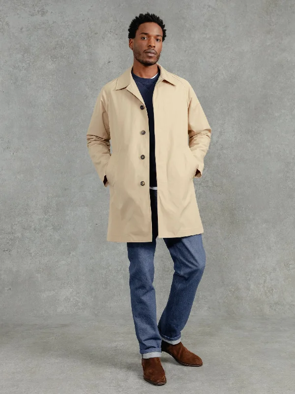 Men's Coats for TravelThe Ventile® Raglan Raincoat - Natural