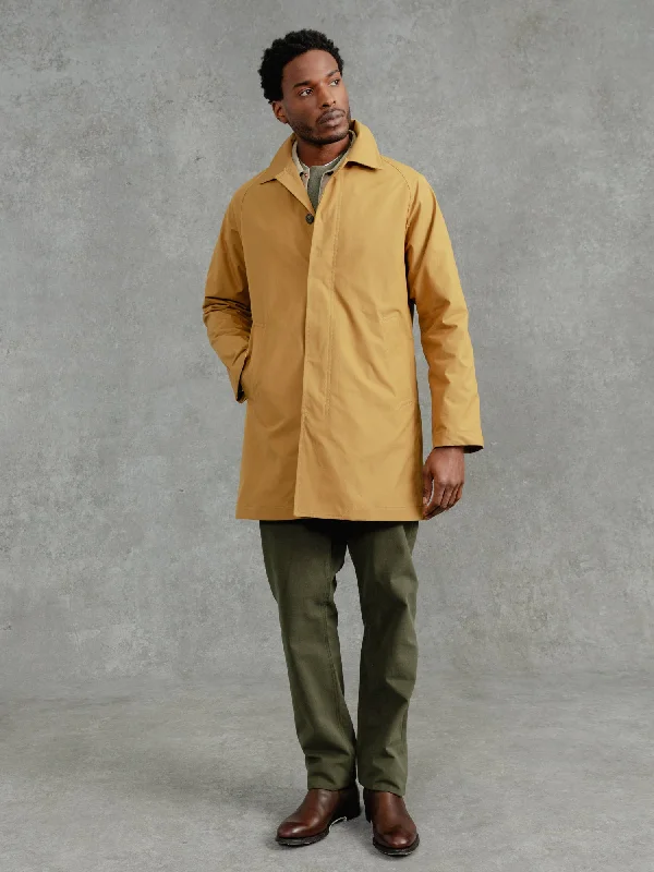Men's Coats for Skinny MenThe Ventile® Raglan Raincoat - Yellow Ochre