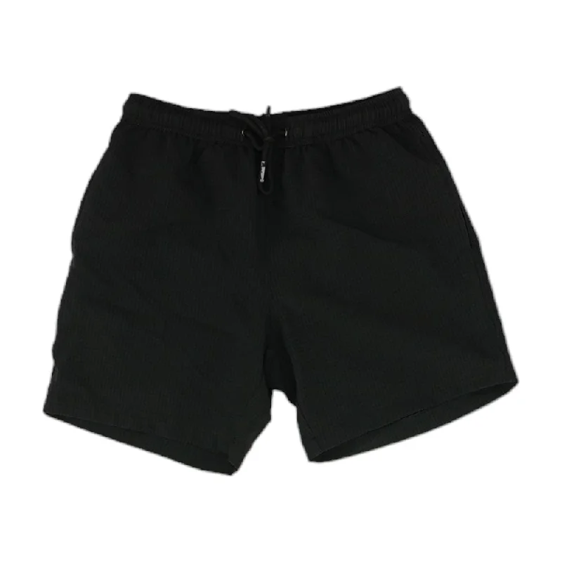 Men's Pants with Moisture-Wicking PropertiesBlack Solid Active Shorts