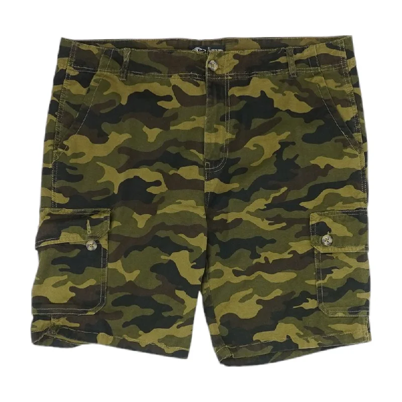 Men's Pants with Water-Resistant FabricBrown Camo Cargo Shorts