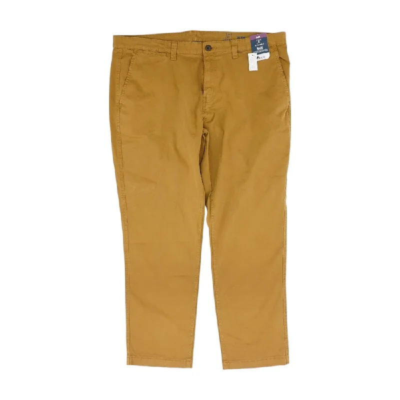 Men's Pants with Contrast StitchingKhaki Solid Chino Pants