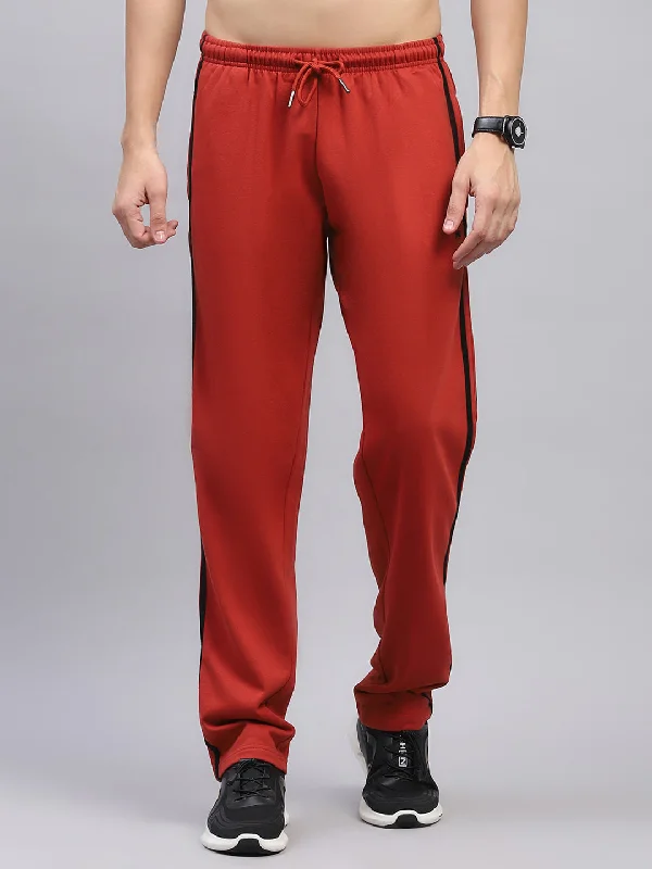 Men's Tailored Pants for a Sharp AppearanceMen Maroon Solid Regular Fit Lower